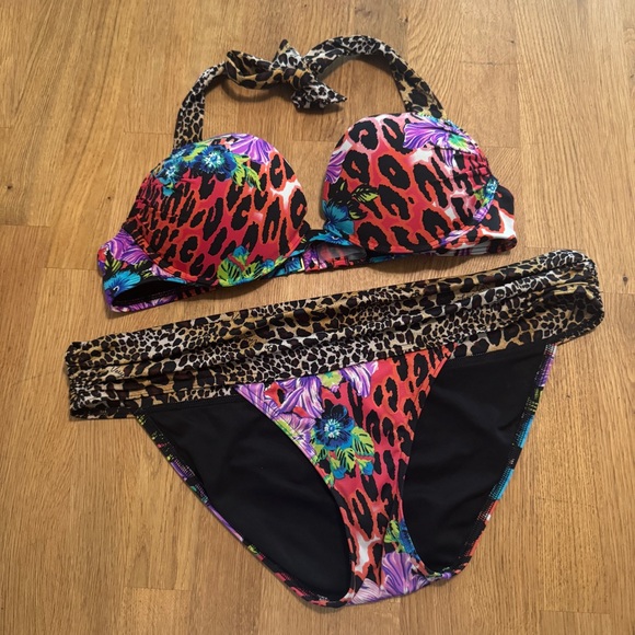 Victoria's Secret Multicolor Leopard Print Bikini - Picture 1 of 14